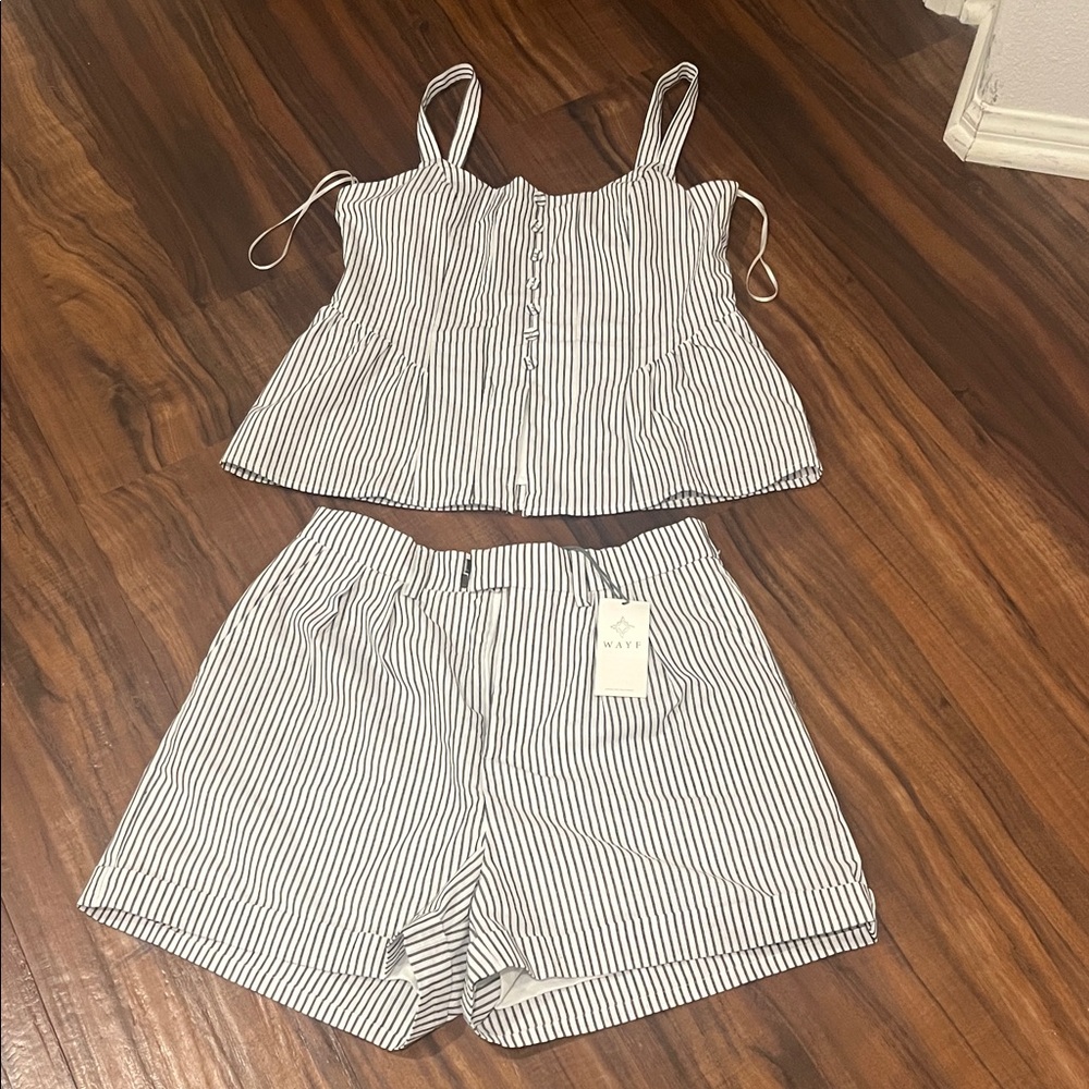 New Wayf Grey and White Striped Set size M